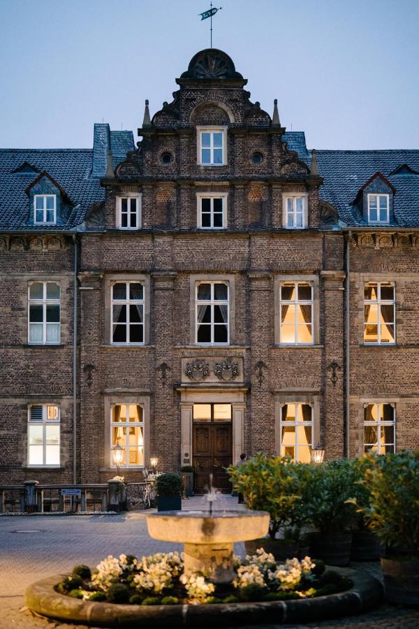 Hotel Schlosshotel Hugenpoet 5*